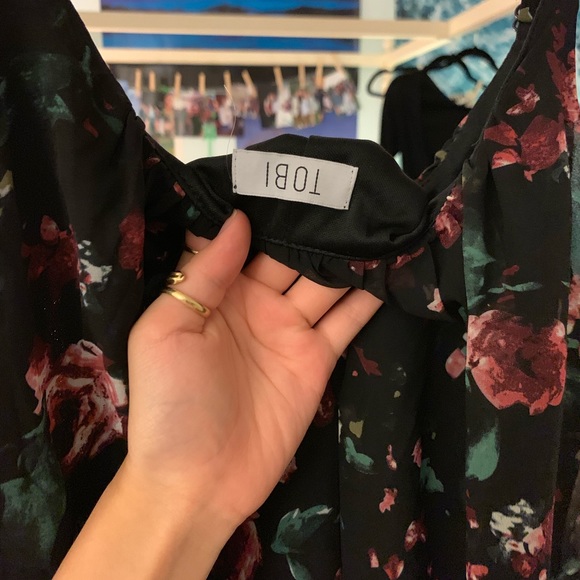 Tobi Dress - Picture 2 of 3